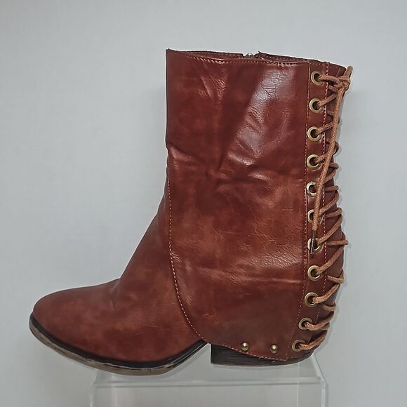 TWo Lips size 9 Red Heeled Boots - Picture 1 of 8